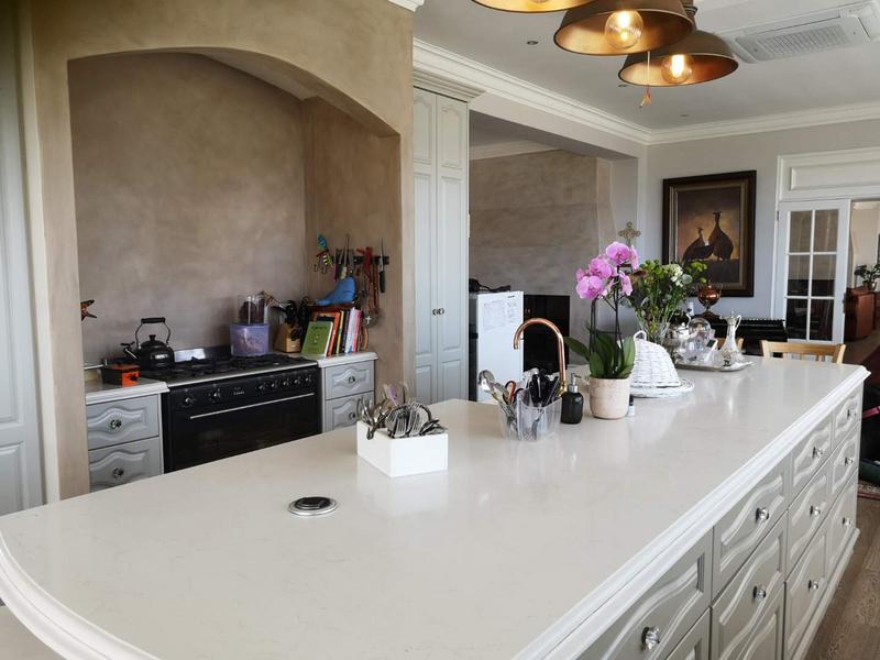 5 Bedroom Property for Sale in Sir Lowrys Pass Village Western Cape